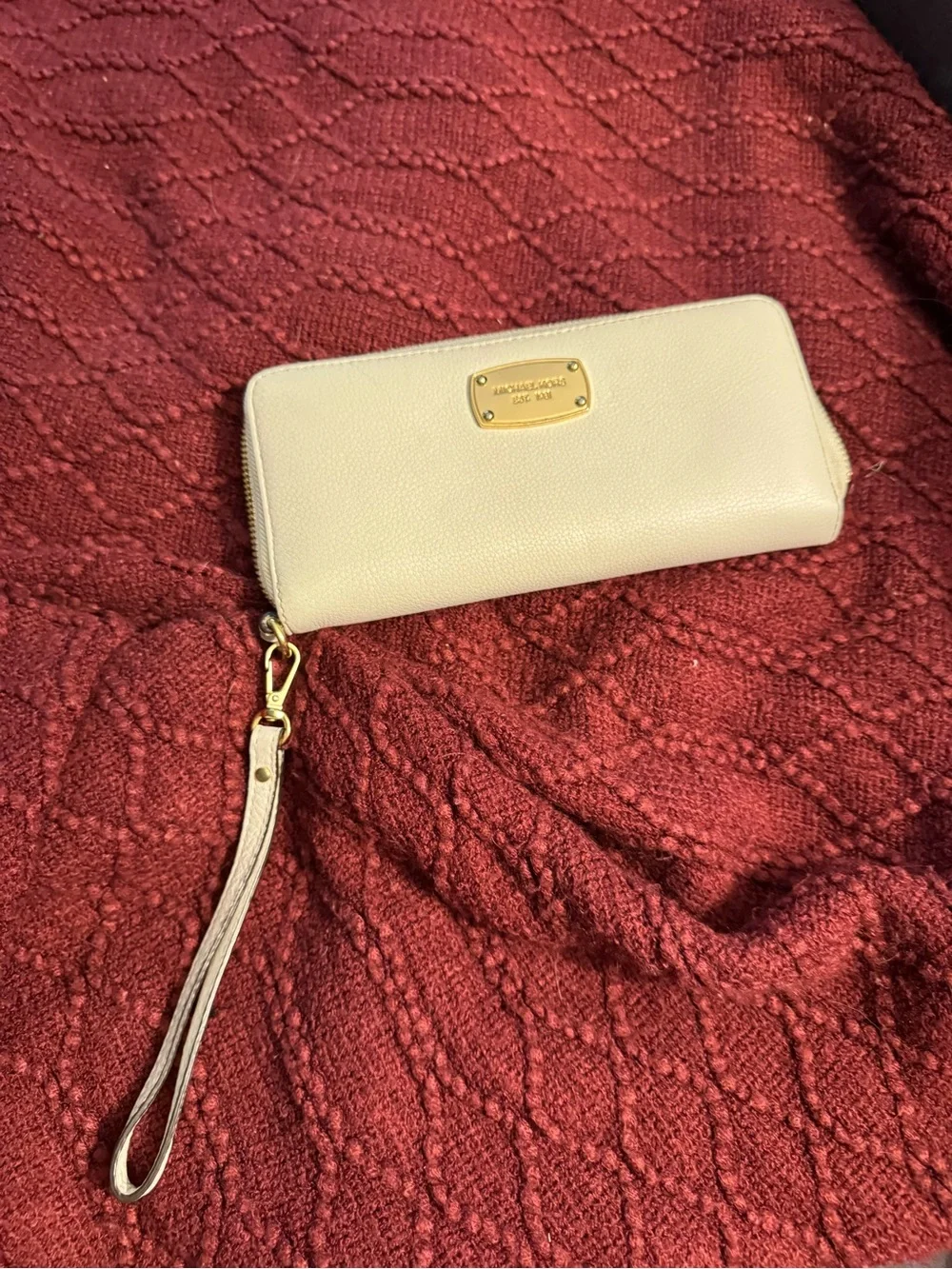 Michael Kors Jet Set Travel Continental Zip Around Wallet Cream Pebbled Leather